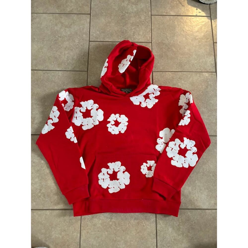 NEW Denim Tears The Cotton Wreath Sweatshirt Red Wreath Size Medium AUTHENTIC